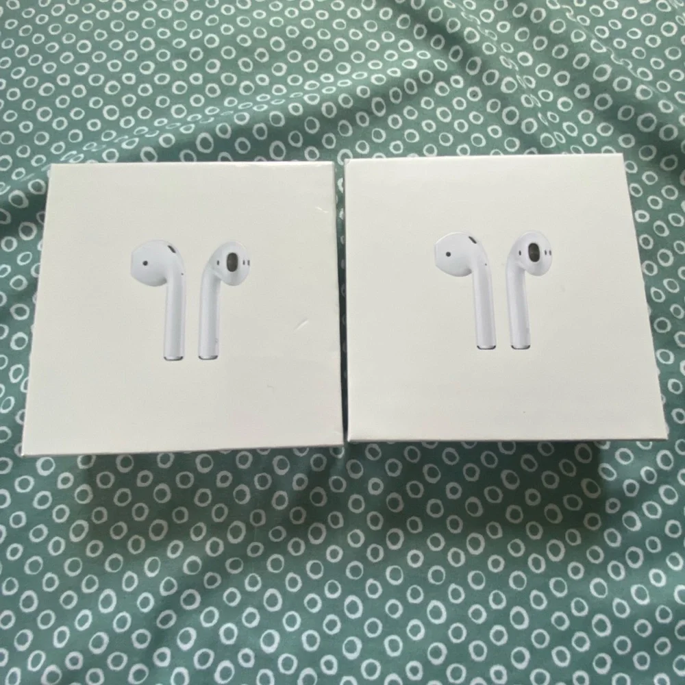 Wireless Earbuds - White